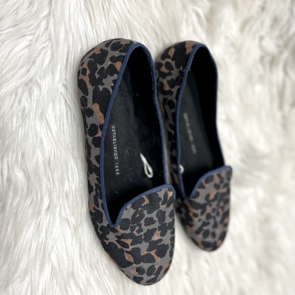 Gap Gray and Black Leopard Slip-On Flats with Blue Trim Sz 6 (37) - Picture 9 of 11